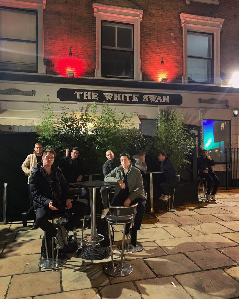 The White Swan, photo 1 of 7