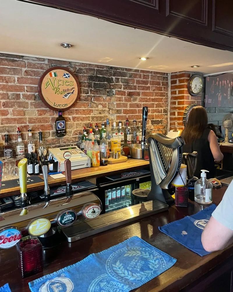 Alfie's Bar, photo 5 of 7
