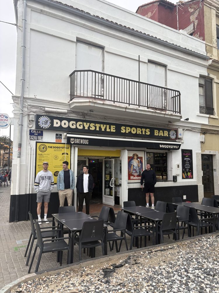 Doggy Style Sports Bar, Valencia, photo 25 of 28